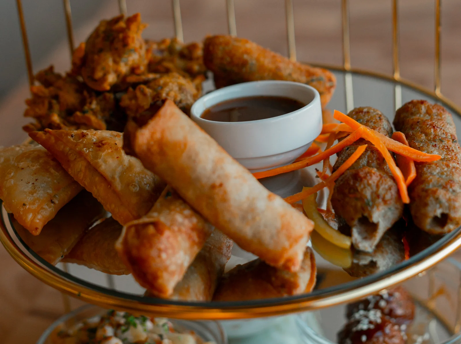 Crispy starters with dipping sauce