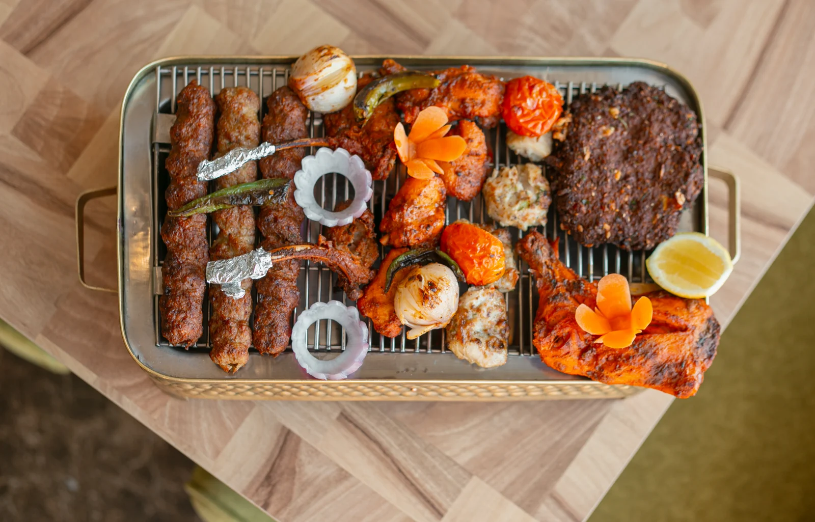 Mixed grilled platter with vegetables